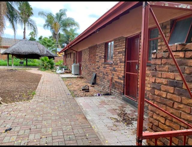 3 BEDROOM HOUSE FOR SALE IN IVY PARK